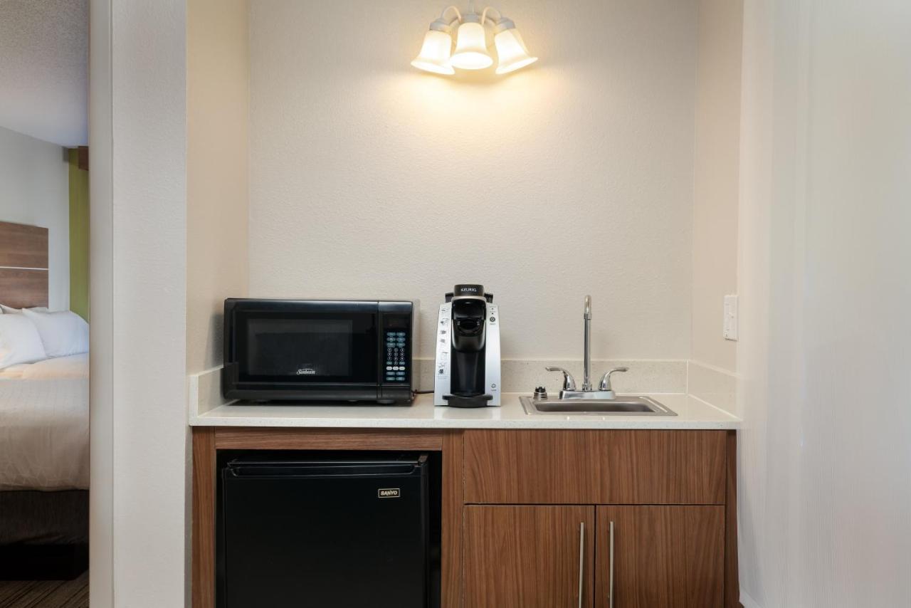 Holiday Inn Express & Suites Milton East I-10 By Ihg Exteriör bild