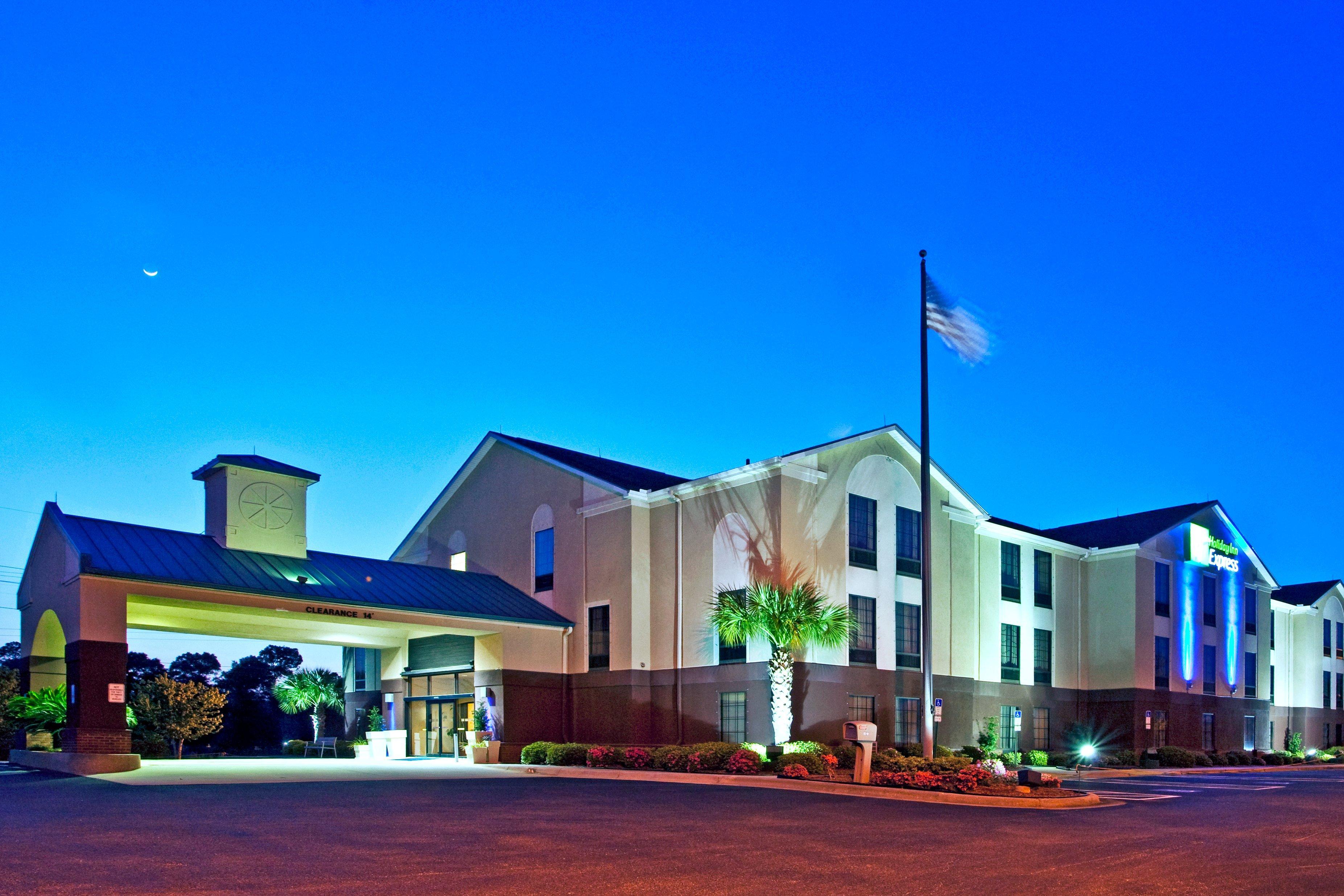 Holiday Inn Express & Suites Milton East I-10 By Ihg Exteriör bild