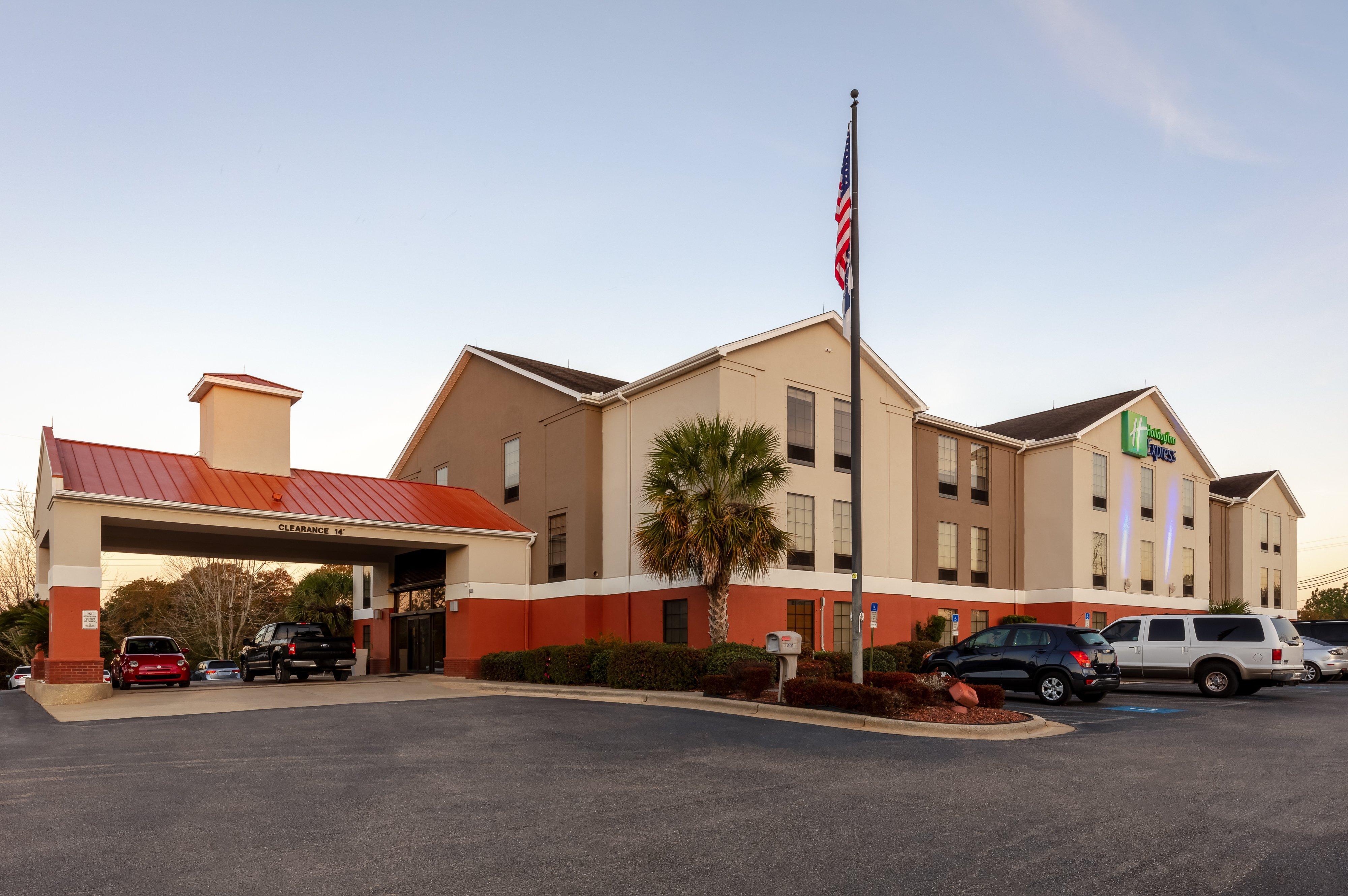 Holiday Inn Express & Suites Milton East I-10 By Ihg Exteriör bild